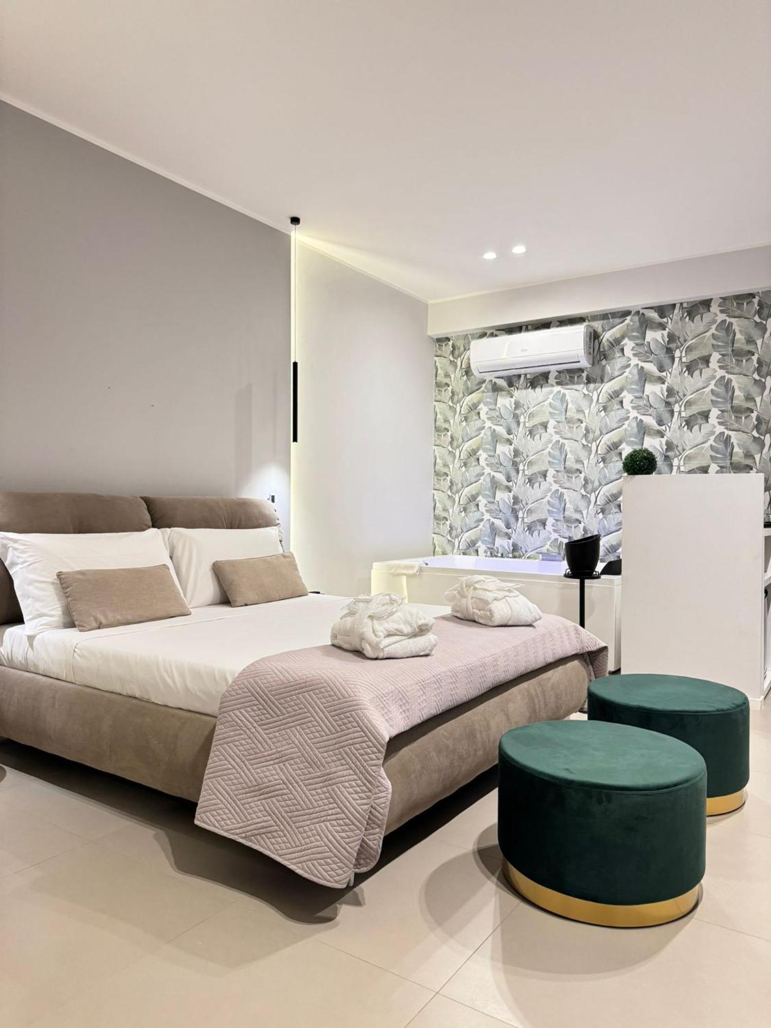 Luxury Apartment - Suite Cavour บารี ภายนอก รูปภาพ