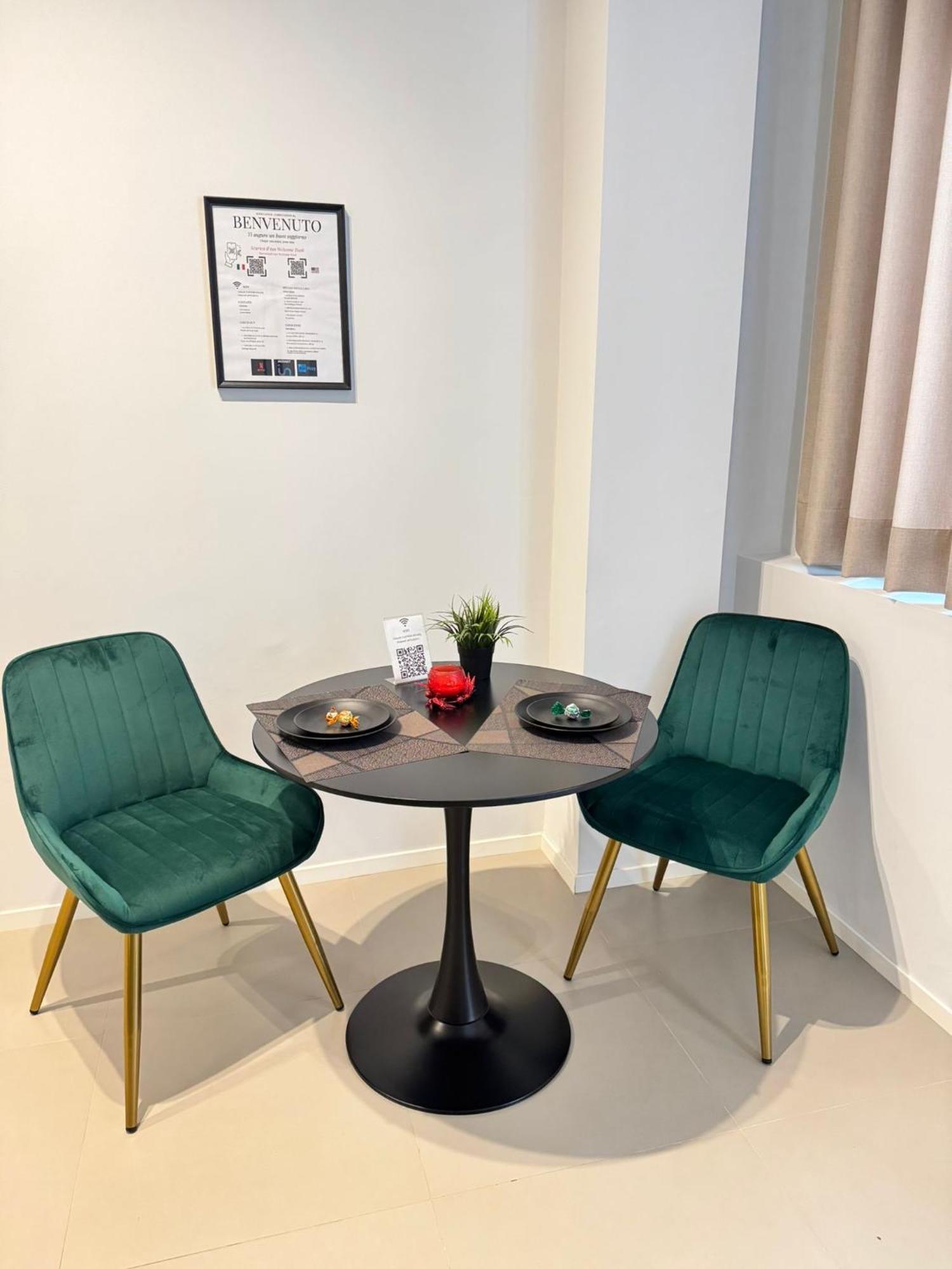 Luxury Apartment - Suite Cavour บารี ภายนอก รูปภาพ